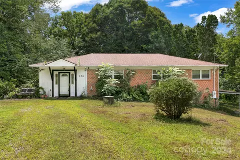 136 Shady View Dr, Brevard, NC 28712