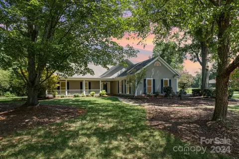 7911 Surry Ln, Indian Trail, NC 28079