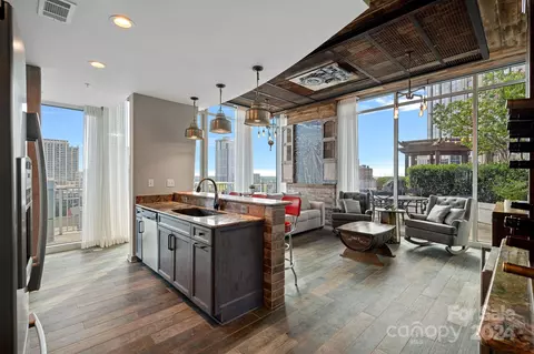 210 N Church 1015 St #1015, Charlotte, NC 28202