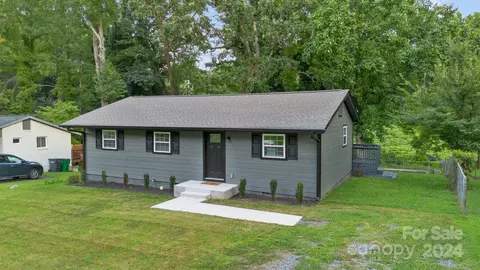 5201 Queen Anne Rd, Charlotte, NC 28217