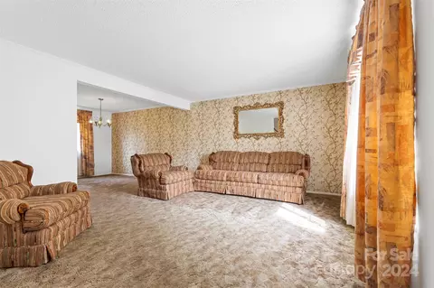 Living - 2007 Applegate Dr, Concord, NC 28027 photo 3 of 3