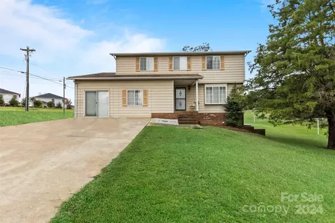 2007 Applegate Dr, Concord, NC 28027