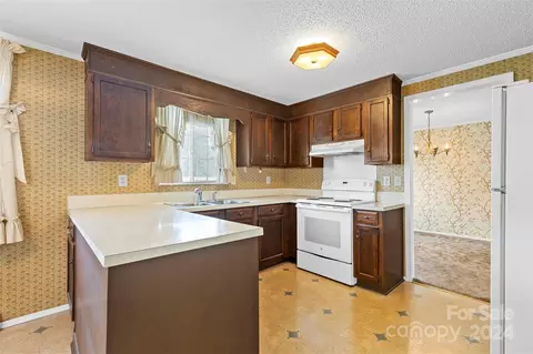 Kitchen - 2007 Applegate Dr, Concord, NC 28027 photo 1 of 1