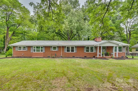 588 Gum Branch Rd, Charlotte, NC 28214