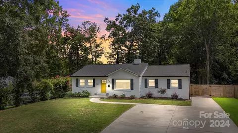 530 Hollis Rd, Charlotte, NC 28209