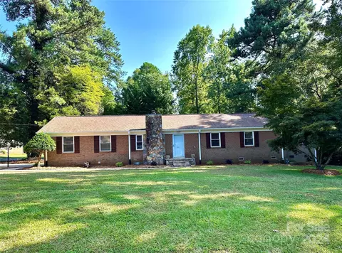 301 Middleton Ave, Matthews, NC 28104