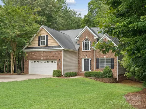 4063 Flint Dr, Lancaster, SC 29720 photo 2