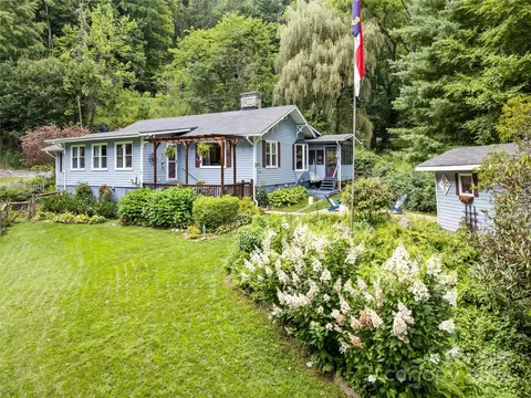 212 Tiger Lily Ln, Waynesville, NC 28786