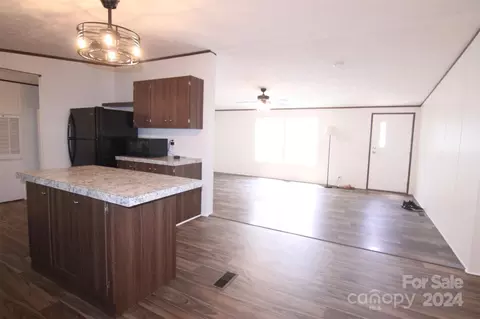 102 Robs Ct, Grover, NC 28073 photo 12