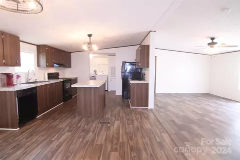 102 Robs Ct, Grover, NC 28073 photo 5