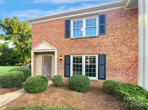 6681 Bunker Hill Cir, Charlotte, NC 28210