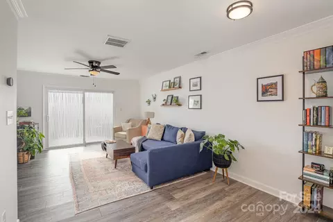1344 Green Oaks H Ln #H, Charlotte, NC 28205