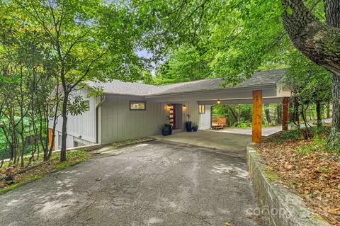 273 Oakanoah Cir, Brevard, NC 28712