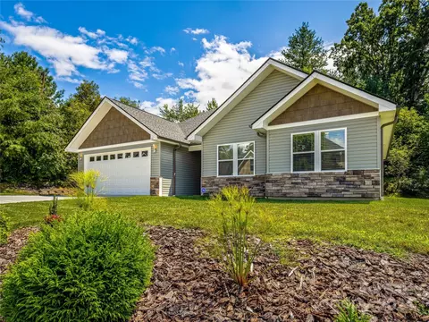 51 River Walk Dr, Woodfin, NC 28804