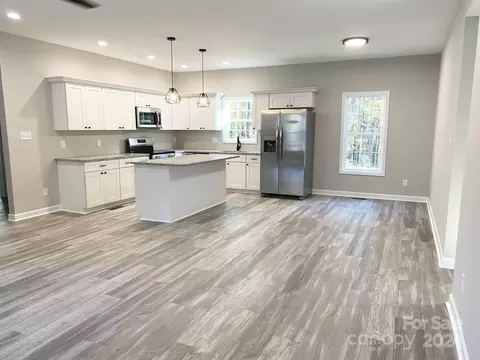 2871 Brendale Dr, Lancaster, SC 29720 photo 3