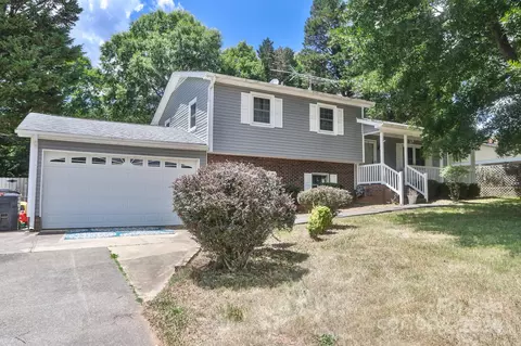 124 Maple Ridge Dr, King, NC 27021