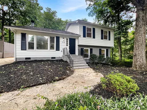 416 Deer Creek Dr, Matthews, NC 28105