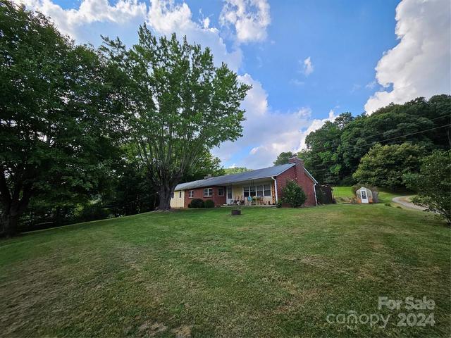 53 Windy Oaks Rdg, Burnsville, NC 28714 | 48 Photos - Movoto