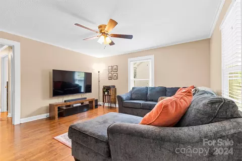 Living - 607 Deese St, Monroe, NC 28112 photo 2 of 3