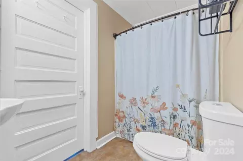 Bath - 607 Deese St, Monroe, NC 28112 photo 2 of 2