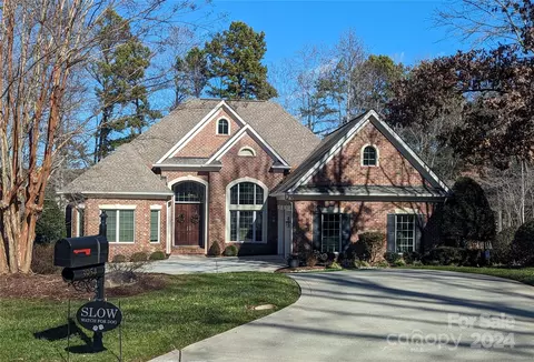 3954 Lake Spring Cove Ct, Denver, NC 28037