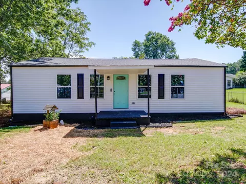 306 Stowe Acres Rd, Kings Mountain, NC 28086
