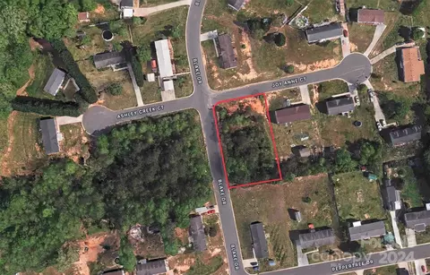 1500 Joy Anne Ct, Mount Holly, NC 28120