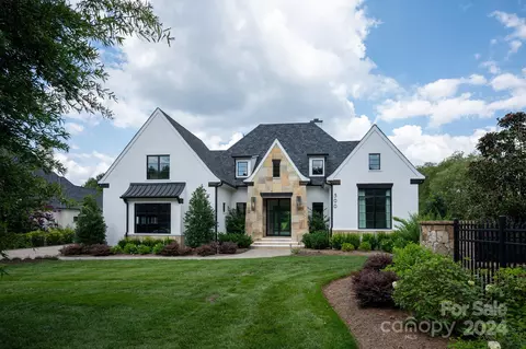 500 Bear Paw Dr, Waxhaw, NC 28173