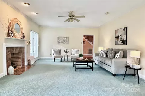Living - 1717 Benjamin Dr, Salisbury, NC 28146 photo 2 of 3