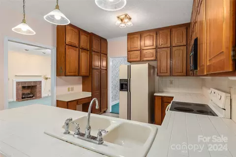 Kitchen - 1717 Benjamin Dr, Salisbury, NC 28146 photo 1 of 3