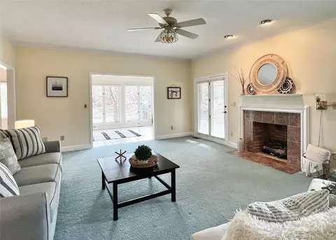 Living - 1717 Benjamin Dr, Salisbury, NC 28146 photo 3 of 3