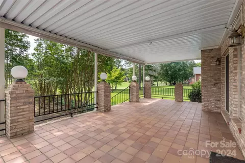 Exterior - 1717 Benjamin Dr, Salisbury, NC 28146 photo 5 of 6