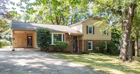 5820 Charing Pl, Charlotte, NC 28211
