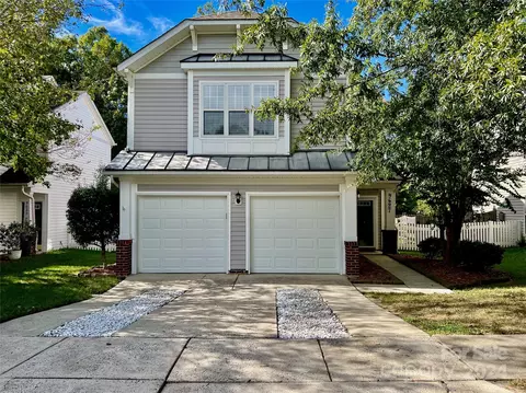 9627 Corbett Square Ln, Charlotte, NC 28214