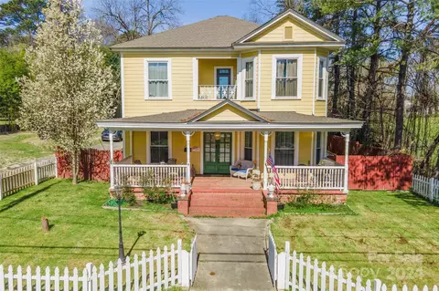 121 W End St, Chester, SC 29706