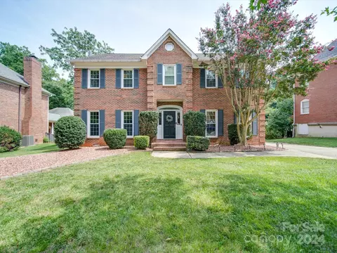 112 N Brackenbury Ln, Charlotte, NC 28270