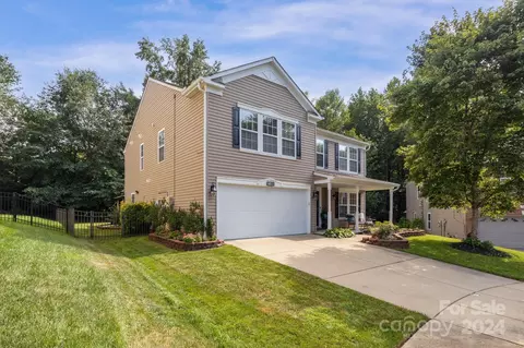 3106 Bamburgh Ct, Charlotte, NC 28216
