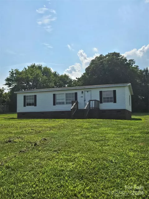 1049 Pond Ct, Kannapolis, NC 28081