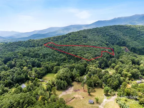 Persimmons Lane, Burnsville, NC 28714