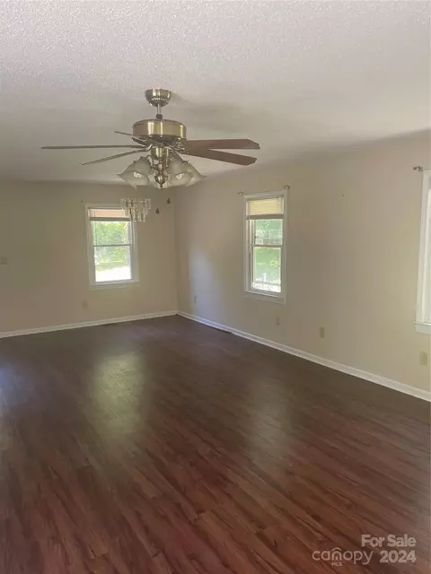 590 Gee Dr, Kannapolis, NC 28081 photo 5