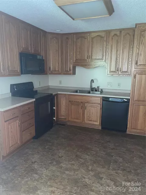 590 Gee Dr, Kannapolis, NC 28081 photo 6