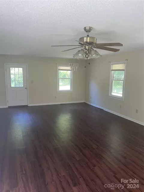 590 Gee Dr, Kannapolis, NC 28081 photo 4