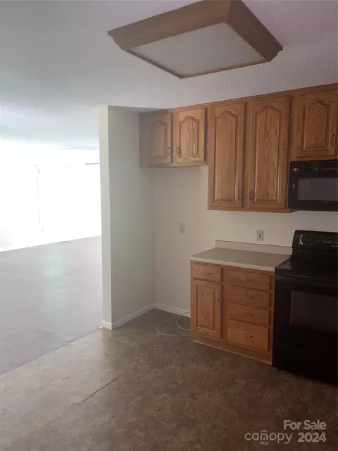 590 Gee Dr, Kannapolis, NC 28081 photo 8
