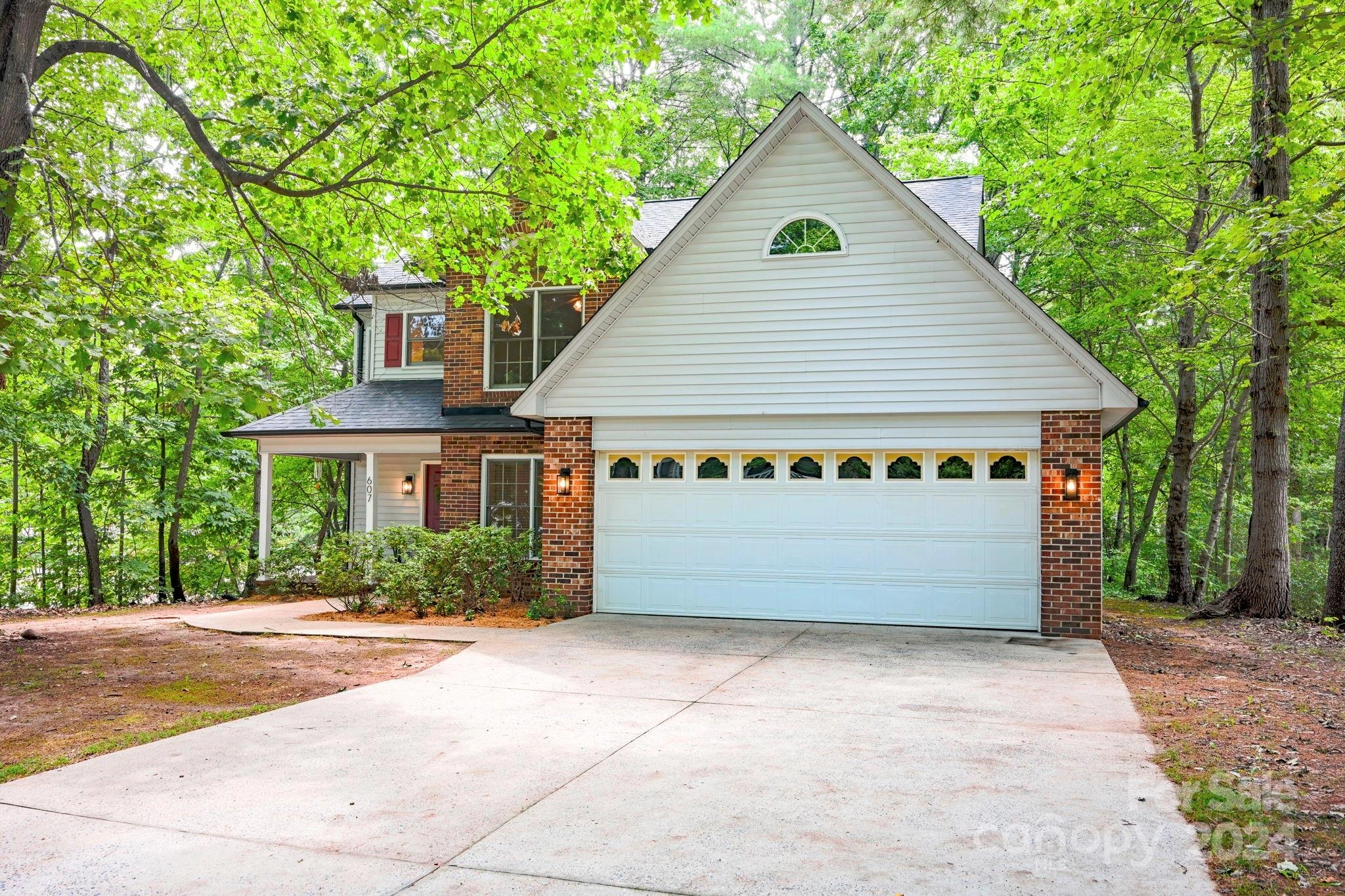 607 17th Avenue Se Dr SE  