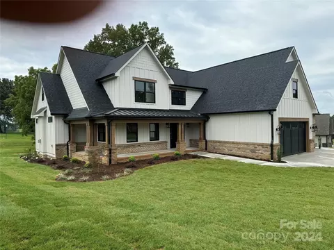4305 Holly Ne Cir NE, Conover, NC 28613