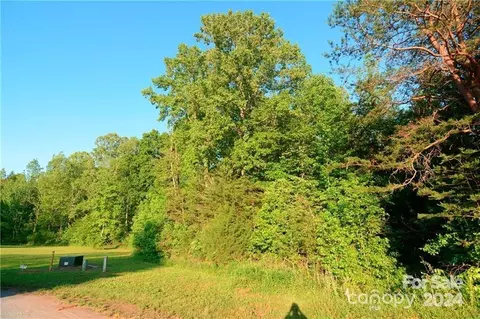 112 Homewood Ln, Statesville, NC 28625