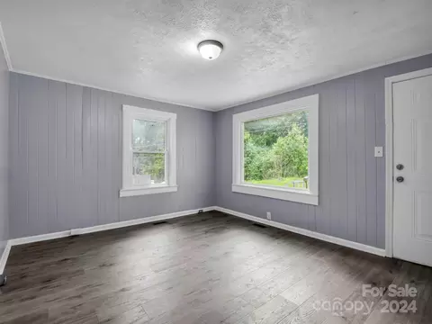 Living - 332 Holmes St, Shelby, NC 28152 photo 1 of 4
