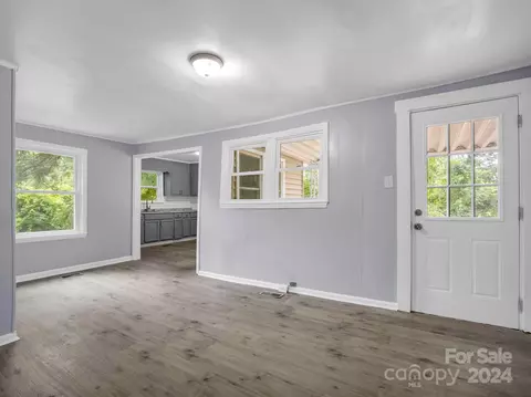 Living - 332 Holmes St, Shelby, NC 28152 photo 4 of 4