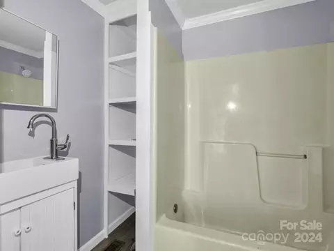 Bath - 332 Holmes St, Shelby, NC 28152 photo 1 of 1