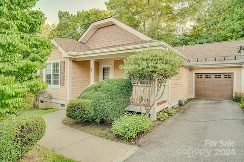 44 Avonlea Ln, Flat Rock, NC 28731